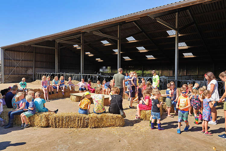Paaseieren zoeken met en door speeltuinvereniging Wildebras_06